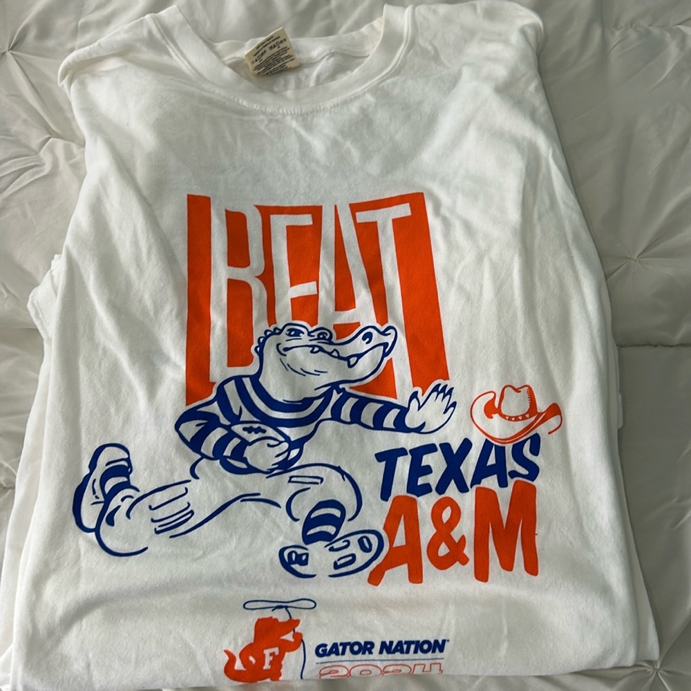 Gator football tee